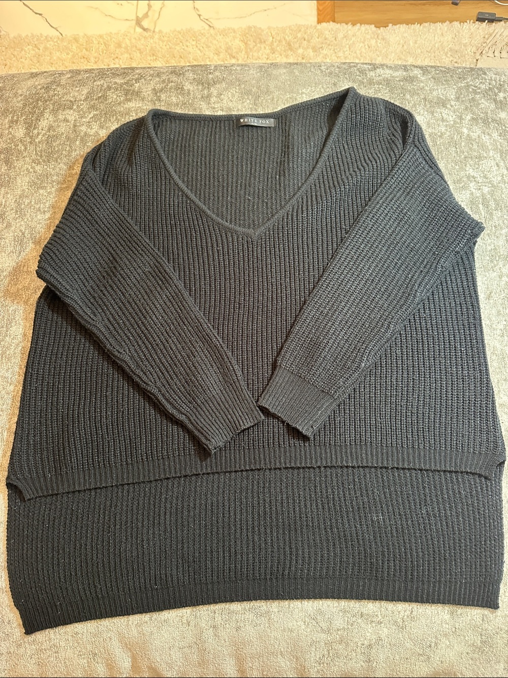White Fox Boutique Black Ribbed V-Neck Oversized Sweater S/M {116}